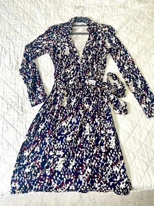 Silk patterned DVF famous wrap dress. New W/O Tags. Diane Von Furstenburg. Sz 0 - Picture 1 of 4