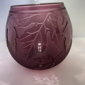 VTG Fenton Ethan Allen Art Glass Hand Signed Purple Vase Etched Frosted Leaves - Picture 1 of 13