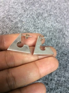 Beautiful Vtg Modernist sterling Silver 925 Tri Angle Hoop earrings Small - Picture 1 of 5