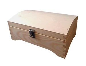 Large Wooden Chest with a Key Perfect for Decoupage & Storage 30x20cm - Picture 1 of 5