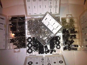 834PC KIT OF HEX CAP & STAINLESS STEEL SCREWS, U-CLIPS, GROMMETS & 4" PARTS TRAY - Picture 1 of 12