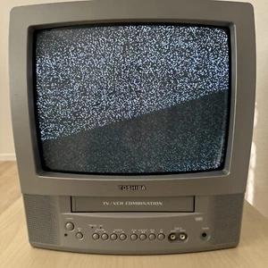 Toshiba MV13N3 13" CRT VCR Combo VHS Player Recorder Retro Gaming TV No Remote - Picture 1 of 16