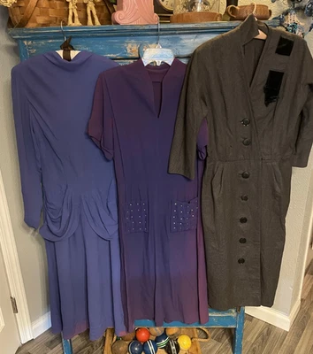 3 VINTAGE 1940's DRESSES 2 CREPE & 1 LIGHT WEIGHT WOOL - Image 1 of 4