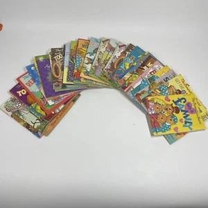Berenstain Bears Book Lot Of 30 Childrens Soft Covers 80s - Imagen 1 de 16