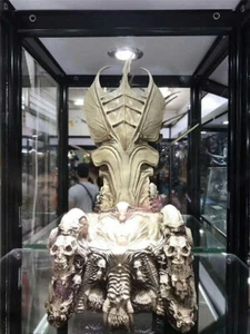 Predator Clan Leader Alien Bone Throne PVC Action Figures Diorama Element Statue - Picture 1 of 9