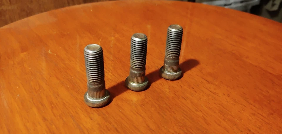 94 95 96 97 98 99 00 01 Acura Integra Taco de rueda trasero delantero **1 taco ** Foto 1 de 4