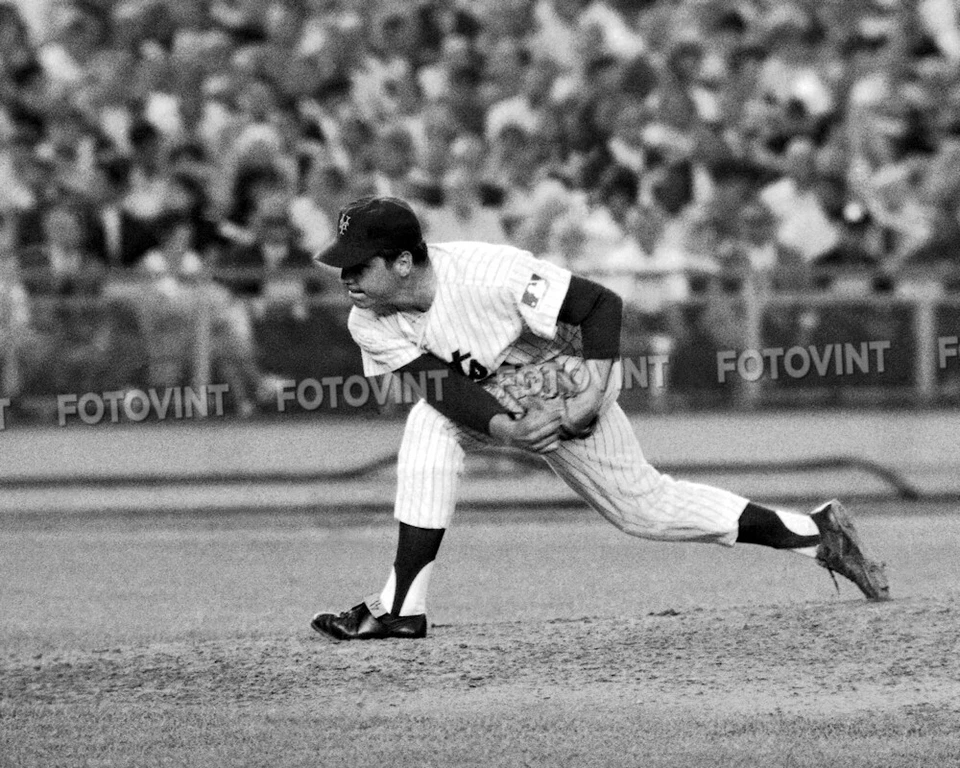 TOM SEAVER Photo Picture NEW YORK METS NY Baseball 8x10 11x14 or 11x17 (TS7) - Image 1 of 1