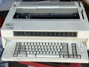 Macchina da scrivere elettrica vintage IBM Wheelwriter 15 di Lexmark 6783-007 così com'è - Foto 1 di 12