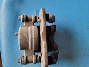 95 96 97 98 99 00 ESTEEM R. CALIPER FRONT 4 DR 1.6L THRU VIN Y5184152 131288 - Picture 1 of 3