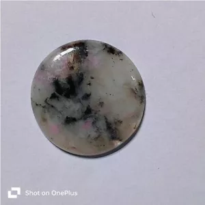 Piedra Tugtupite Rubí En Cuarzo Piedra Preciosa Cabujón Natural 28 Cts. ME-9008 - Imagen 1 de 2