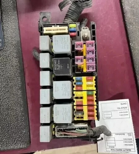 2004-2008 CHEVROLET AVEO Fuse Box Engine Fits - Image 1 of 1