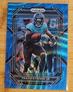 2022 Panini Prizm TRAVIS ETIENNE JR. Blue Wave /199 #132 Jacksonville Jaguars - Bild 1 von 2