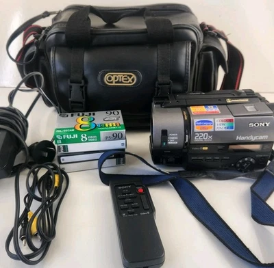 Sony Handy Cam CCD TR512E Video Transfer Recorder Hi8 Video 8 - Image 1 of 4