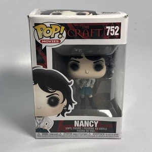 Funko Pop! Movies Nancy #752 The Craft Damaged Box + Pop Protector Rare HTF - Afbeelding 1 van 12