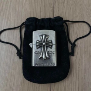 Corazones cromados usados Zippo NYC edición limitada diseño cruzado - Imagen 1 de 12