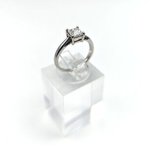 Platinum Diamond Ring Solitaire 0.72 Ct Princess Cut H / VVS2 with certificate