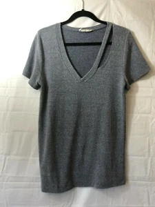 Blusa Audrey 3+1 gris para mujer talla M manga corta cuello en V profundo - Imagen 1 de 3