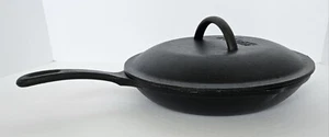 Sartén Lodge de hierro fundido de 10" colección de chef con tapa basante mango auxiliar 2 caños - Imagen 1 de 14