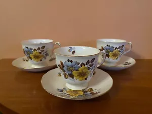 ROYAL VALE ENGLAND Floral Tea Cups & Saucers 3 Set 8328 Yellow Gold Blue Brown - Picture 1 of 7