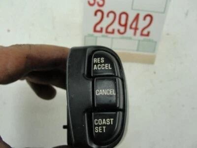 Interruptor de control de crucero Q45 1997 INFINITI 4,1 L V8 botón del volante delantero OEM Foto 1 de 4