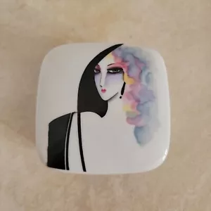 Vintage Shafford Fine Porcelain - La Femme - Jewelry Trinket Box - Picture 1 of 4
