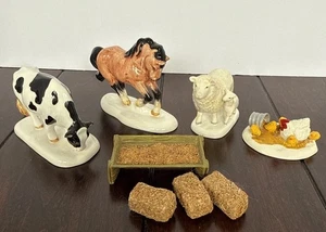 Department 56 Bauernhof Zubehör 5 Stück Pferd Kuh Schaf Huhn Heu Trog - Bild 1 von 8