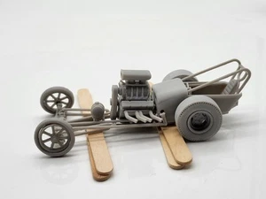 Pequeño Dragster Old School Años 60 con Bloque Pequeño Superch V8 Escala 1/25 Modo Kit  - Imagen 1 de 19