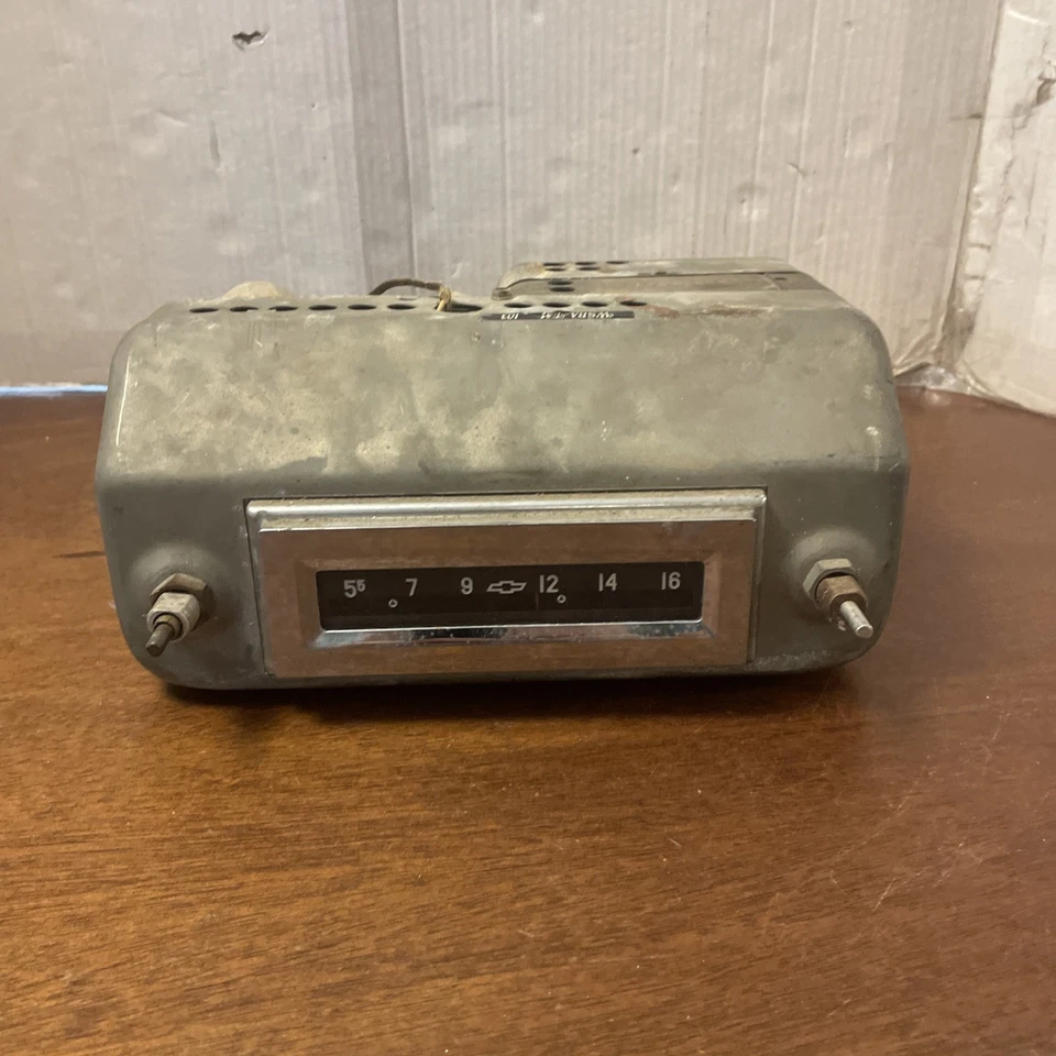 1956 Chevrolet Bel Air Delco 12V AM трубка радио - Изображение 1 из 4