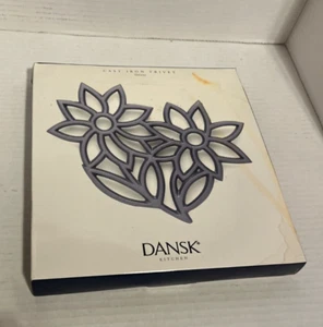 DANSK Pesado Hierro Fundido Metal FLOR Forma 10" Remache Decoración Pared De Colección - Imagen 1 de 6