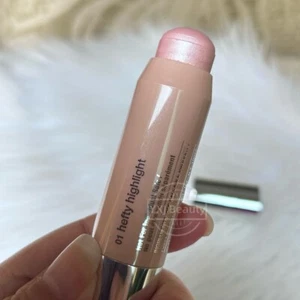 New Clinique Chubby Stick Sculpting Highlight~01 Hefty Highlight~0.12 oz/3.6g - Picture 1 of 6