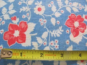 Vintage cotton quilt weight floral feed sack blue background red flowers - Picture 1 of 2