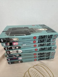 Spy x Family Manga Serie Bände 1-6 und 8 in Englisch fehlt #7 - Bild 1 von 5
