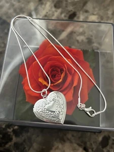 925 Sterling Silver LOVE Heart Shape Locket Necklace (Pendant + 16 inches Chain) - Picture 1 of 5