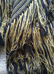 YSL Yves Saint Laurent GRANDE Suéter Poncho Capa Negro Dorado Flecos Punto Pesado RARO - Imagen 1 de 20
