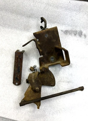 Jeep CJ CJ5 CJ7 CJ8 YJ 81-90 Throttle Linkage link Bracket 4.2L 6Cyl w/ hdwr - Image 1 of 4