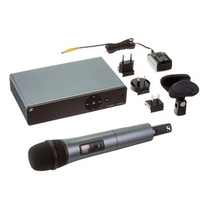 Sennheiser XSW 1-835-A UHF Vocal Set with e835 Dynamic Microphone - Picture 1 of 17