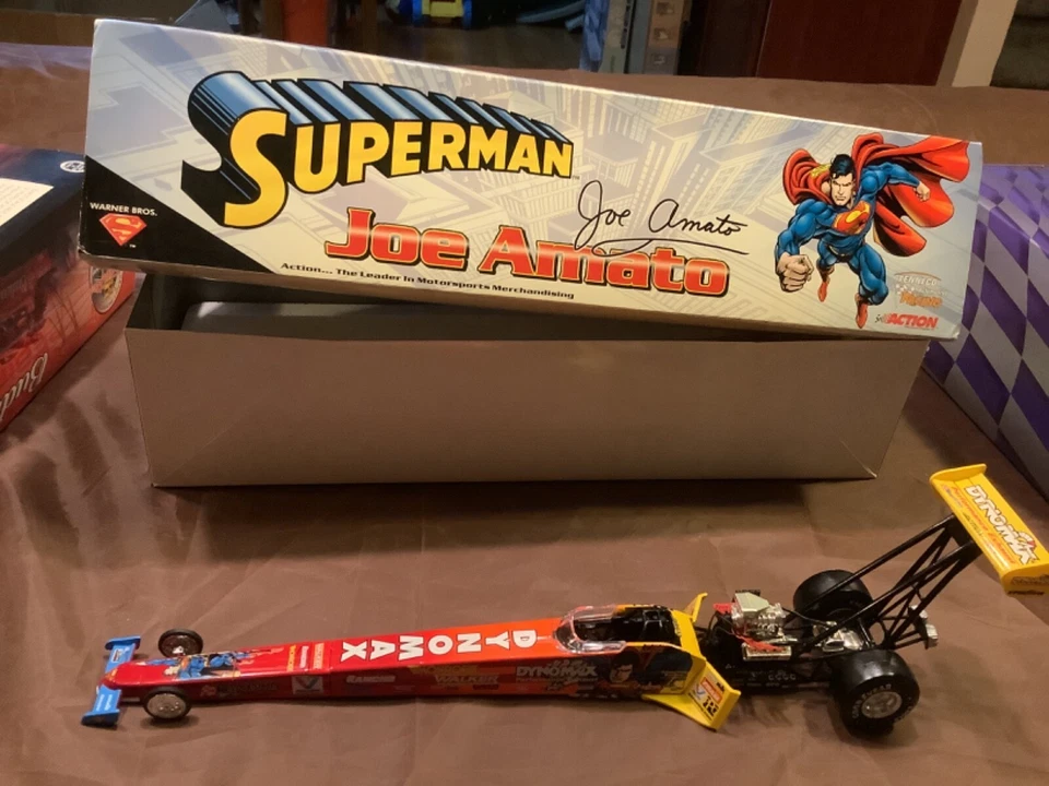 Acción 1:24 Joe Amato 1999 Superman Dynomax NHRA Top Fuel Dragster 1 de 7008 Foto 1 de 1