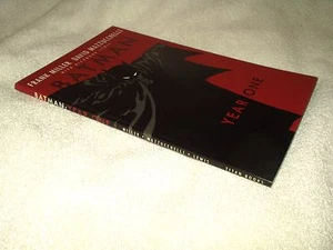 Book Softback Graphic Novel DC Batman: Year One - Picture 1 of 1