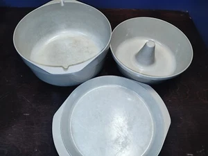 Anchor Hocking MicroWare Bundt Pan Dutch Oven and LID 447-TI 480-TI - Picture 1 of 3