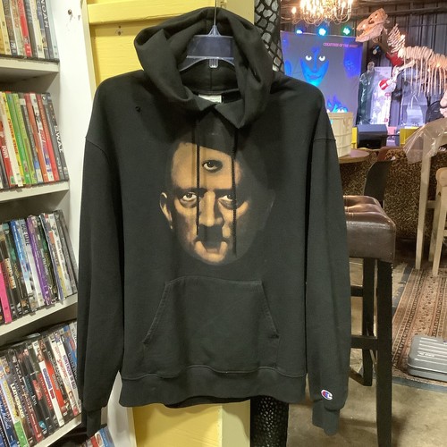 HERMÈS Westside Gunn Hitler indossa Hermes 6 felpa con cappuccio grande su Champion Griselda Conway