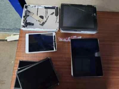 Apple iPad 9.7in 16GB A1395, A1396, A1455 x14 Faulty Smashed Missing Parts  - Image 1 of 4