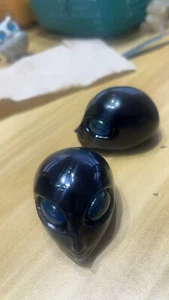 1pc Natural obsidian Quartz Carved Alien Skull Crystal Reiki Healing Decor Gift - Picture 1 of 2