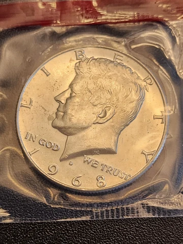 1968 D KENNEDY HALF DOLLAR - 40% Silver BU -  Brilliant Uncirculated -Mint Cello Cover