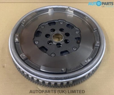 415 0400 10 NEW LUK  FLYWHEEL FOR 1.5 dCi JUKE NOTE NV200 CITAN CLIO KANGOO - Image 1 of 4