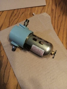 Wilkerson Air Filter F16-02-Q38 B 94.NEW NO BOX.MAX PSI 150 MAX TEMP 125 DEG. - Picture 1 of 6