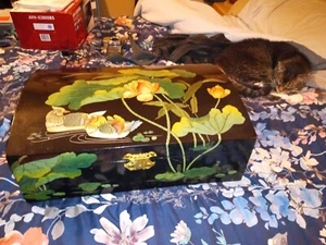 Japanese large old lacquerware box - Picture 1 of 7