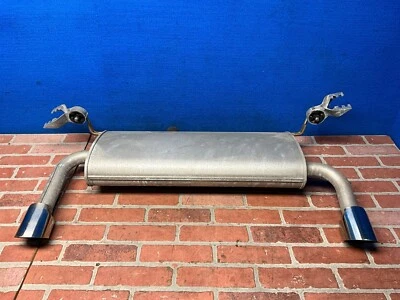 Silenciador sistema de escape trasero Ford Escape 2013-2019 OEM usado Foto 1 de 4