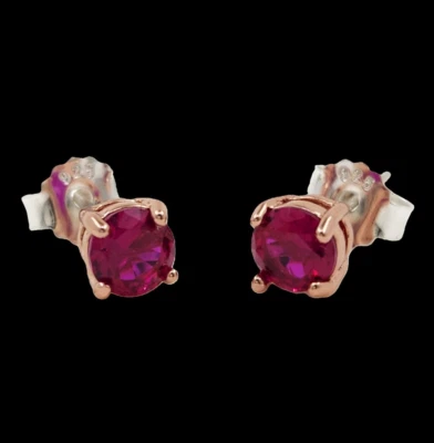 Pendientes de canasta de rubí de 5 mm de plata de ley 925 enchapados en oro rosa Foto 1 de 2