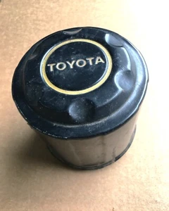 TOYOTA LAND CRUISER ORNAMENT SUB-ASSY FRONT WHEEL HUB SECOND-HAND GENUINE - Picture 1 of 5