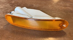 1996 1995 Dodge Avenger Right Side Passenger Turn Signal Lens Light Assembly - Picture 1 of 4